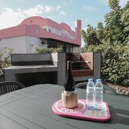 Holiday home Casa Cor De Rosa